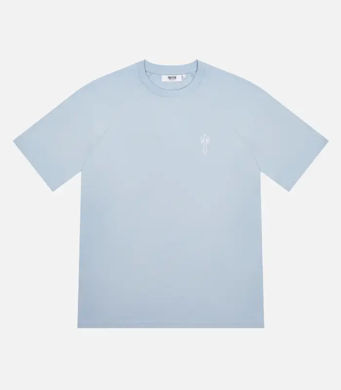 Trapstar Foundation T-Shirt Light Blue – Premium Streetwear Graphic Tee Light blue Trapstar Foundation T-Shirt featuring signature Foundation branding, short sleeves, a crew neck, and a comfortable regular fit.